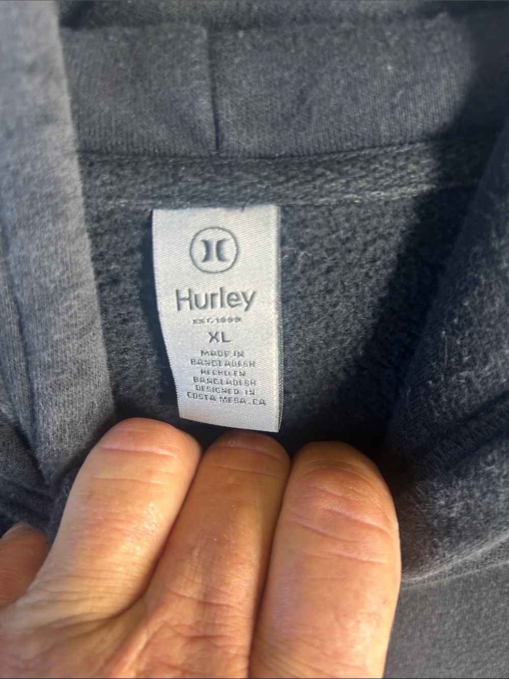 Men Sweater Subcategory Identification - Picture 2 of 3